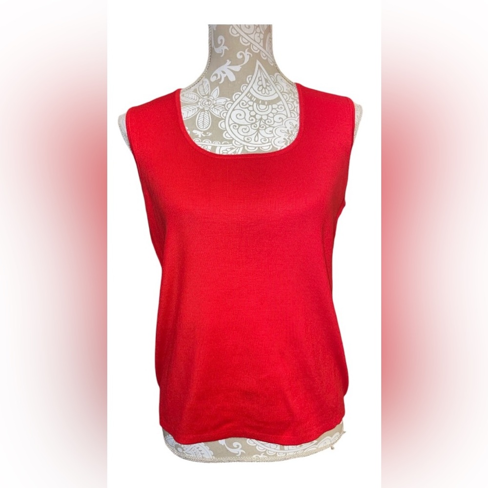 White Stage Red Sleeveless Top Size Large
